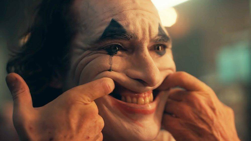 Joaquin Phoenix Wins Best Actor for Joker - RS Figures